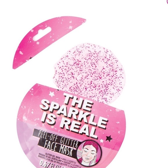 Glitter Beauty Face Mask with Glittery Sparkle Pouch Gift Set - Picture 5 of 11